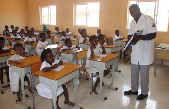 Angola investe quase US$ 874 mil  para formar professores do ensino primário
