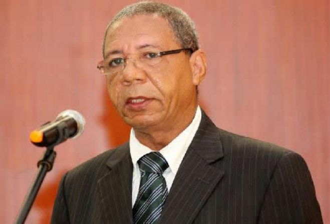 Agitação em Cabinda leva general Kopelipa a província
