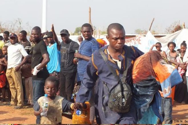 Mais de 180 mil congoleses saem de Angola após operação policial