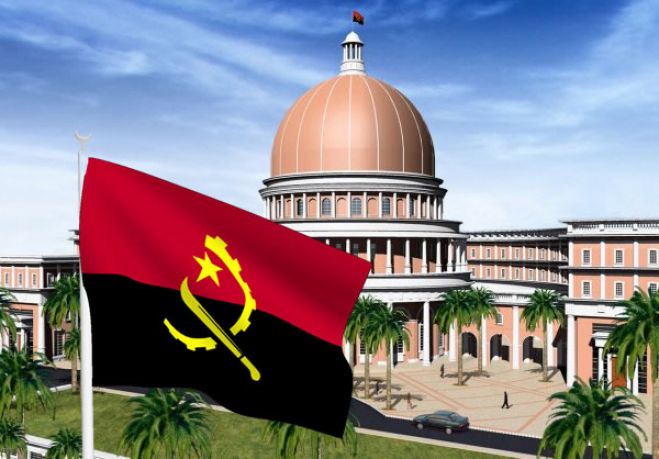 Bandeira e hino de Angola dividem parlamento angolano