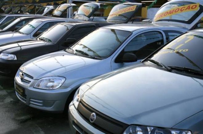 Vendedores de carros usados reclamam dos limites decretados pelo Presidente da República