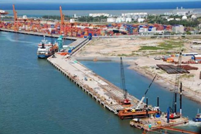 João Lourenço deixa na gaveta novo porto para Luanda aprovado por José Eduardo dos Santos