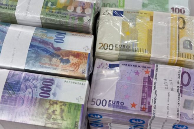 Estado angolano arrecada 19 mil milhões de euros de receita fiscal até setembro, 70% do setor petrolífero