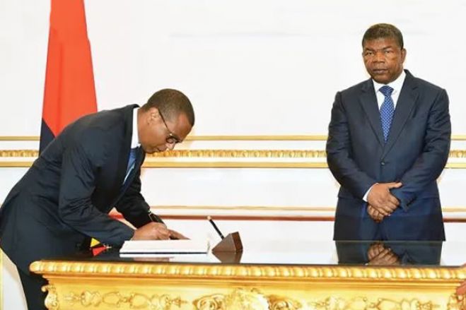 João Lourenço reconduziu José de Lima Massano como governador do Banco Nacional