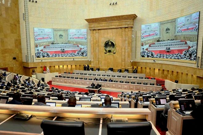 Parlamento aprova na generalidade proposta de lei que simplifica a cobrança de impostos