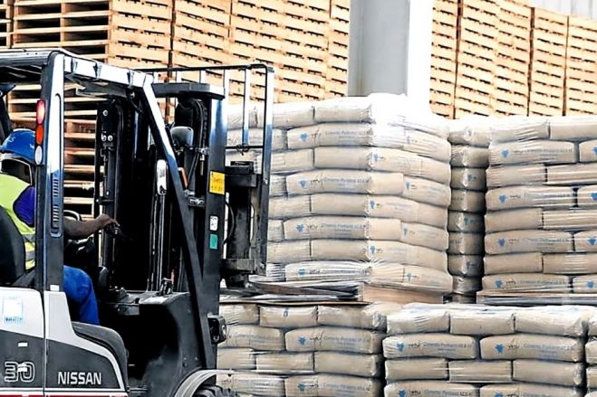 Governo realiza concurso público para importação de 250 mil toneladas de cimento