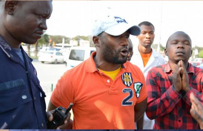 Activista Adolfo Campos do Movimento Revolucionário