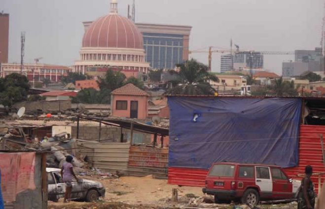 Angola tem crescimento económico sem desenvolvimento social - investigador angolano