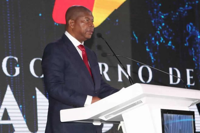 Serviços de Internet alcançam 33% dos angolanos e 75% usa telemóvel