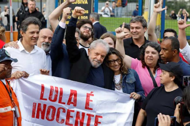 Após 580 dias, antigo Presidente brasileiro Lula da Silva saiu da prisão