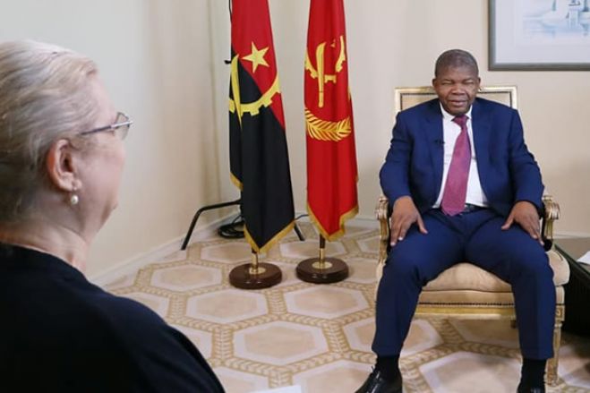 Analista observa que JLo atingiu o ridículo e acusa RTP de se mostrar &quot;progenitora&quot; da TPA