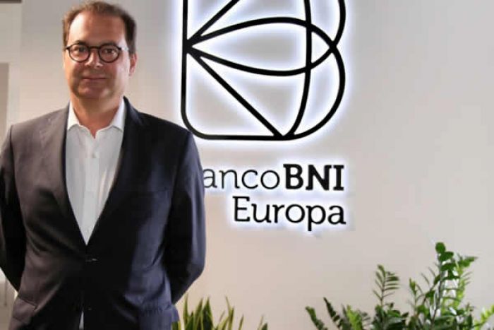 Angolanos injetam 4 milhões no BNI Europa à espera de comprador para o banco