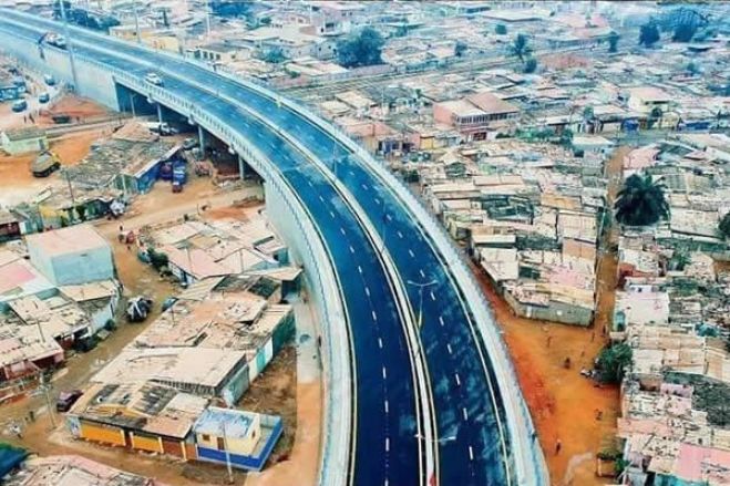 Viaduto inaugurado no Cazenga: Moradores temem inundações de casas por falta de valas