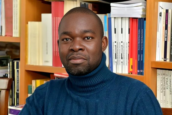 Angola precisa de uma revolução popular como está a acontecer no Quénia - Domingos da Cruz