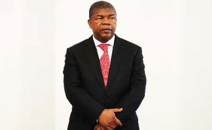 Chefe de Estado angolano exonerou três oficiais generais das casas de Segurança e Militar