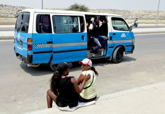 Subida dos combustíveis em Angola já chegou aos &#039;candongueiros&#039;