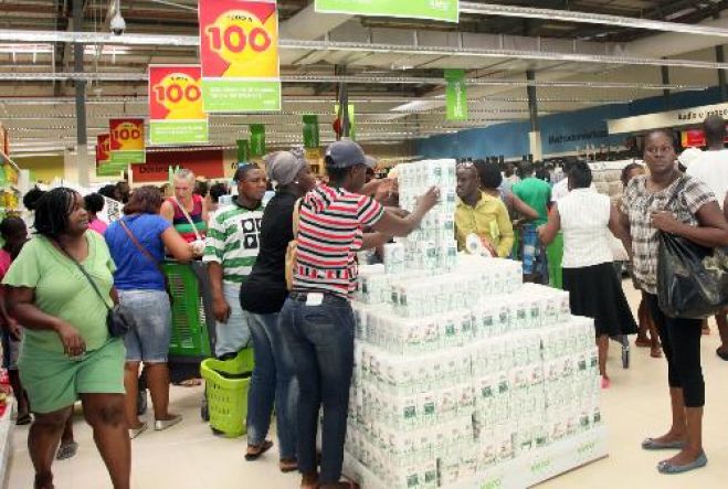 Falta de dólares. Cesta básica à beira da ruptura