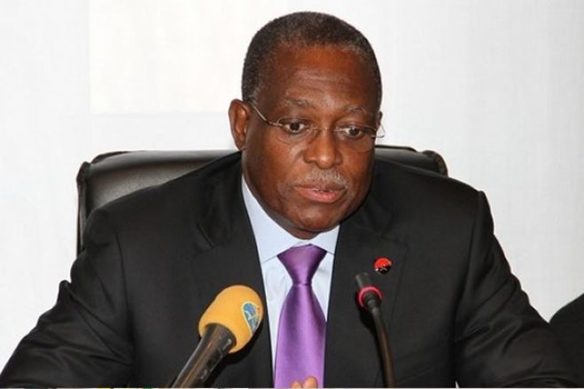 A morte de Eduardo dos Santos é "uma perda profunda e irreparável" para Angola - Manuel Vicente