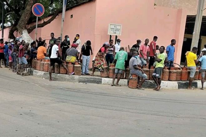 Sonangol confirma existir gás doméstico mas Luanda regista escassez há semanas