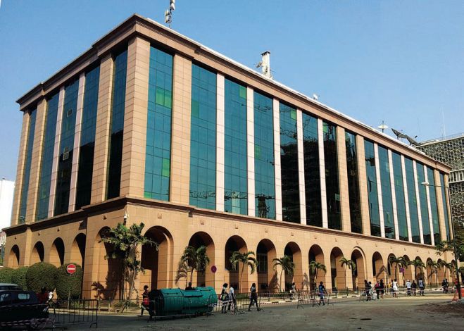 Salários de 64.044 funcionários públicos estão apenas suspensos