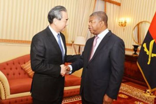 China rejeita 'armadilha da dívida' em África e desafia bancos multilaterais a fazer mais