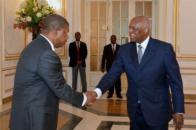 José Eduardo dos Santos irá ao “beija-mão”?