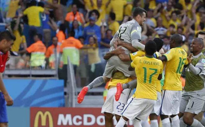 Apático, Brasil vence Chile com brilho de J. César e avança