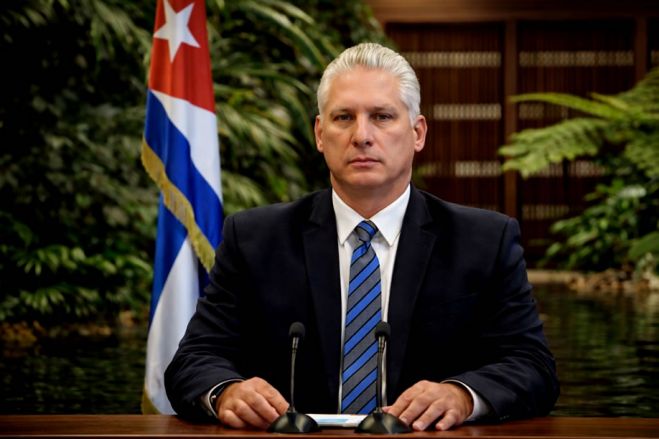 Presidente de Cuba admite negociações em curso com Estados Unidos