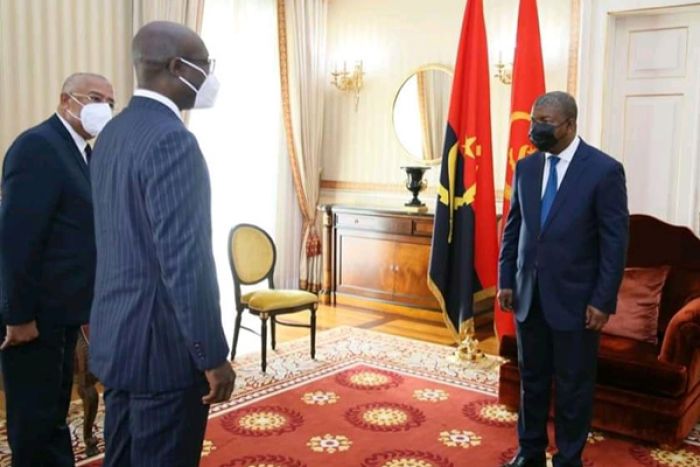 João Lourenço recebe em audiência o jornalista Rafael Marques no Palácio Presidencial