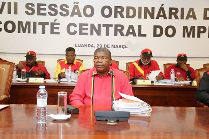 Denunciadas campanhas contra o líder do MPLA