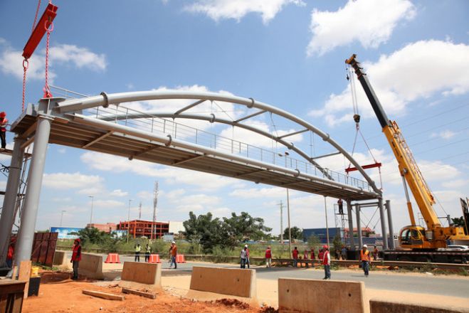 Governo manda renegociar obras públicas que pararam devido à crise