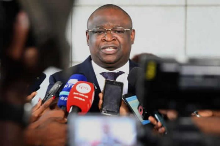 Governador de Luanda diz que a capital angolana precisa de novas 1.000 escolas