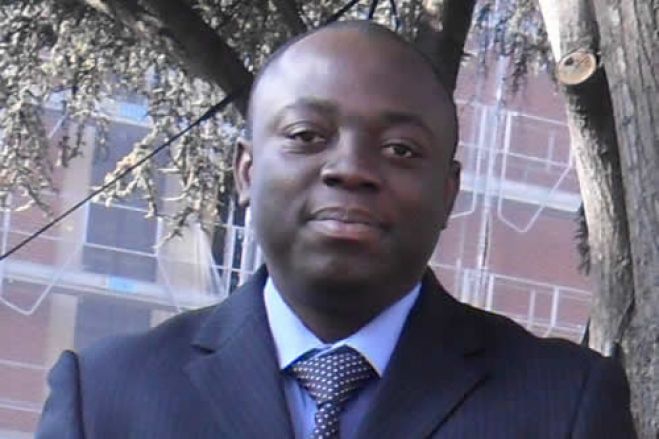 Simão Pedro NKUEKA, representante da F.L.E.C na França, Europa