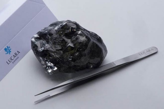 Apreendido diamante de 147 quilates na via pública