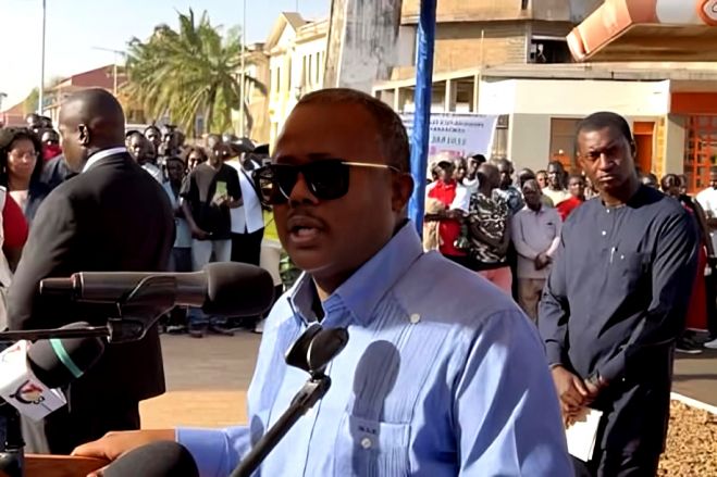 Umaro Sissoco Embaló inaugura “avenida mais bonita da Guiné-Bissau” com ameaças a jornalistas e contestatários