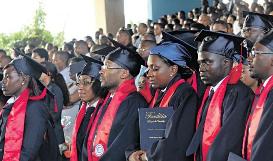 Governo angolano detetou 148 cursos superiores ilegais e legalizou 104