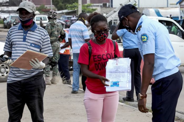 Para sair de Luanda: Teste de covid-19 negativo e guia de missão emitida pela empresa