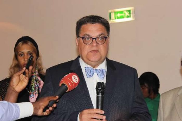 Carlos São Vicente fica em prisão preventiva na cadeia de Viana em Luanda