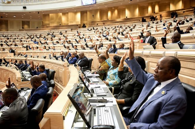 Nova lei anti-vandalismo em Angola aprovada hoje “não é exercício de teimosia política” — Governo
