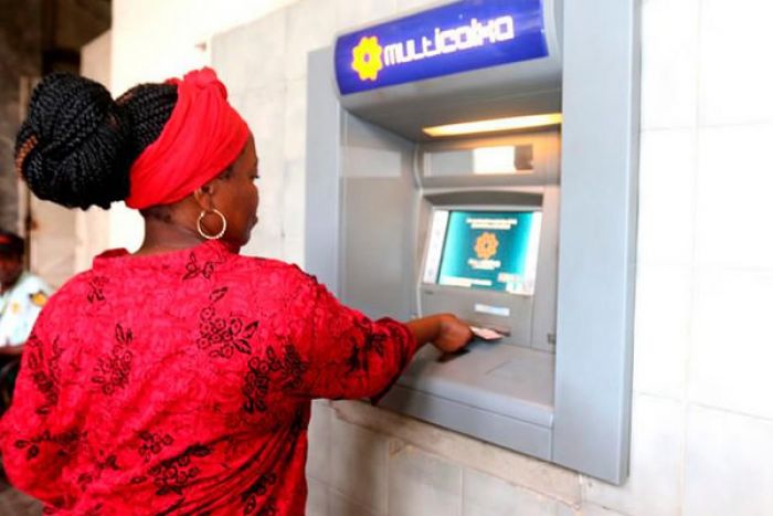 Movimentação indevida de contas e morosidade nas principais reclamações da banca comercial angolana