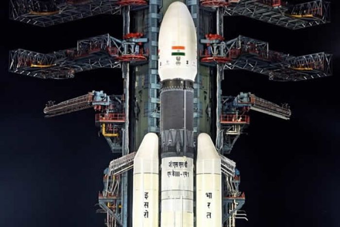 Índia lança com sucesso o seu primeiro módulo lunar