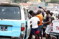 União e associações de taxistas angolanos querem duplicar valor da tarifa