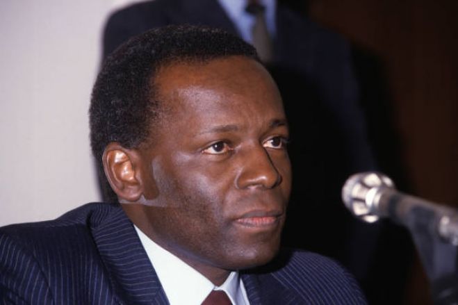 Quando José Eduardo dos Santos recebeu ordem de prisão