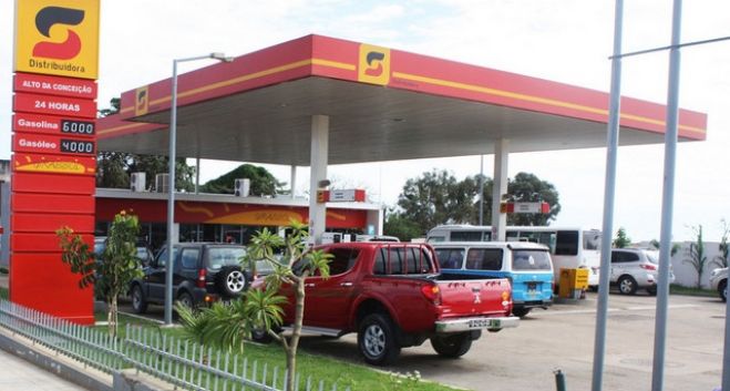 Gasolina volta a subir e já custa 160 kwanzas o litro