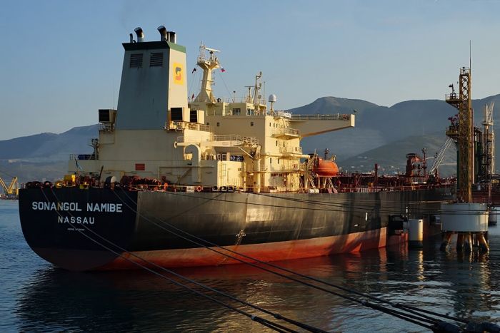 Petroleiro Sonangol Namibe atingido no Iraque, sem vítimas