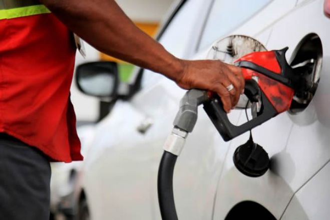 Governo e FMI admitem adiamento da reforma do subsídio aos combustíveis