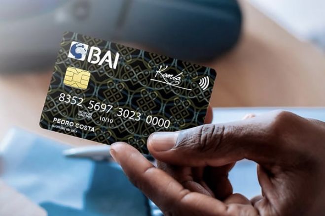 BAI reduz limites de carregamento mensal de cartões de pagamento internacionais