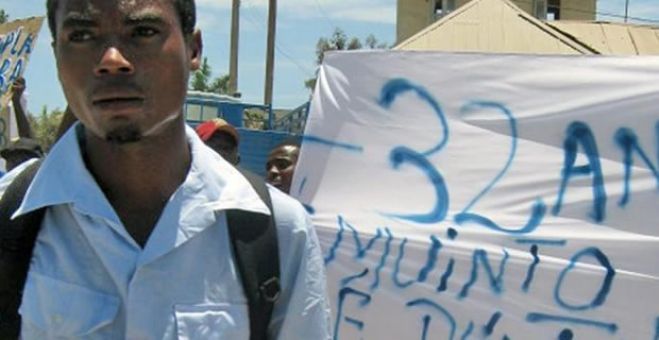 &quot;Basta!&quot; é palavra de ordem em nova manifestação contra governo de Angola