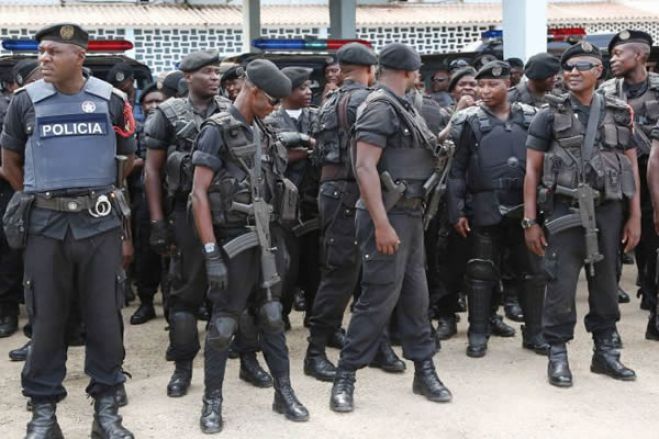 Mais de 100 mil efetivos da polícia angolana asseguram segurança na quadra festiva