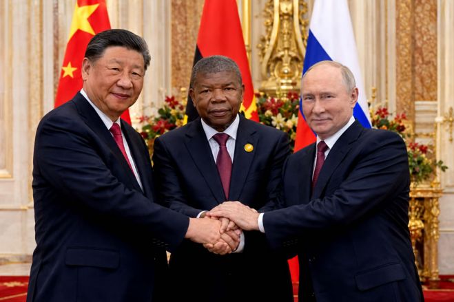 Pesquisa aponta que China e Rússia exploram fragilidades do sistema autoritário em Angola